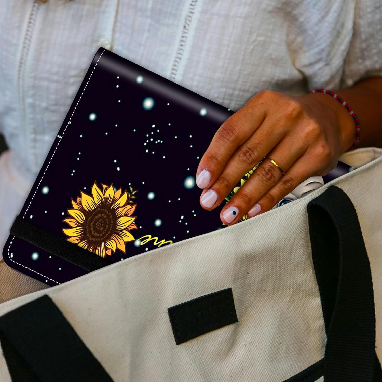Elephant Sunflower Small Photo Album 4x6 inch PU Leather Cover Photo Albums with Elastic Band 120 Photos Inner Transparent Pockets Design for Family Anniversary Wedding Baby Pets