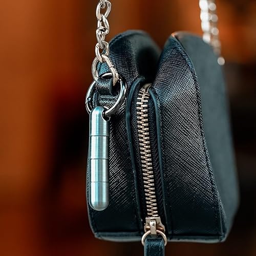 Miniatura 7 de WYN - Cápsula multiherramienta, transporte discreto para todos los días, llavero multiherramienta con hoja, destornilladores, barra de palanca y