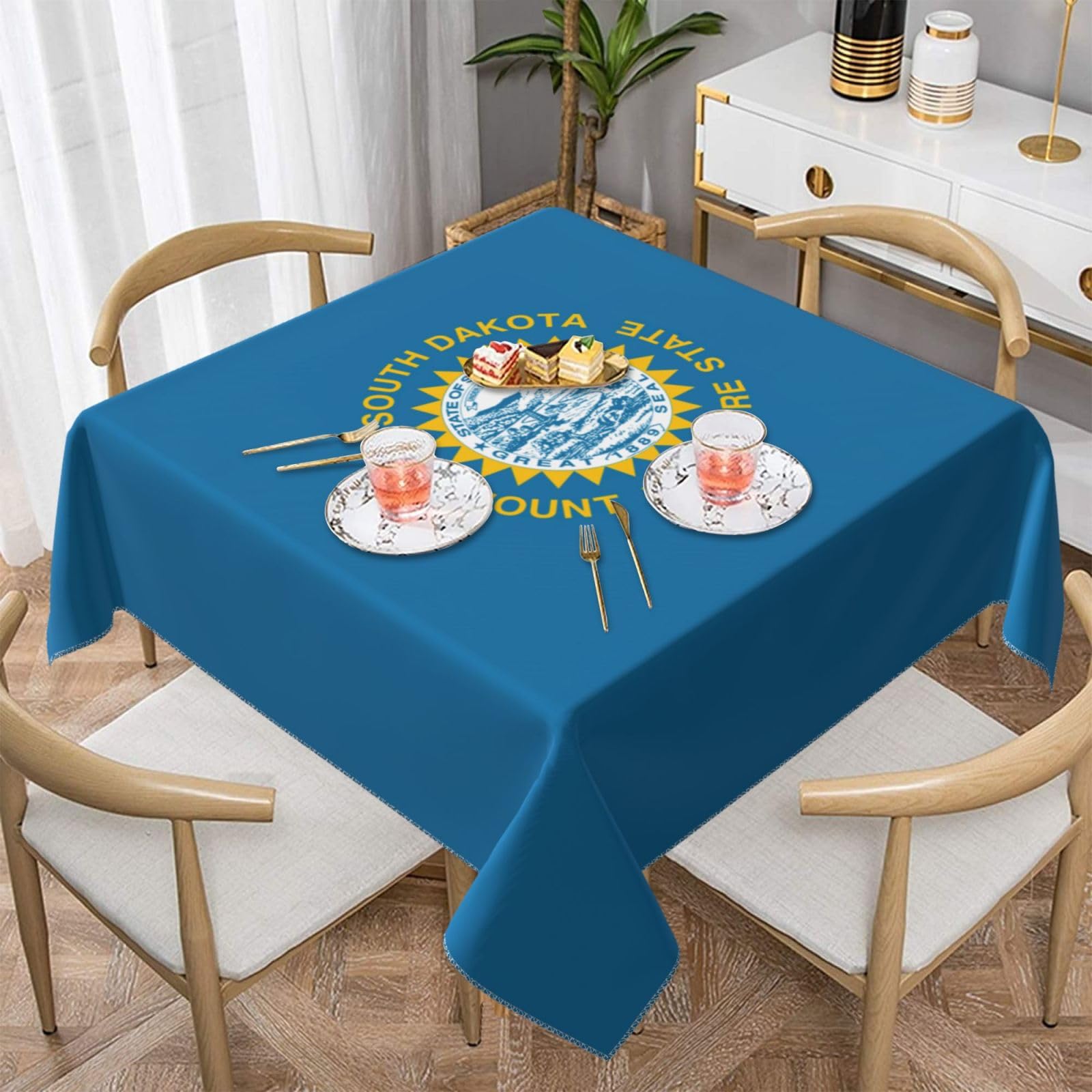 Nappe carrée Dakota du Sud douce pour éliminer les plis et sublimer la table de Noël
