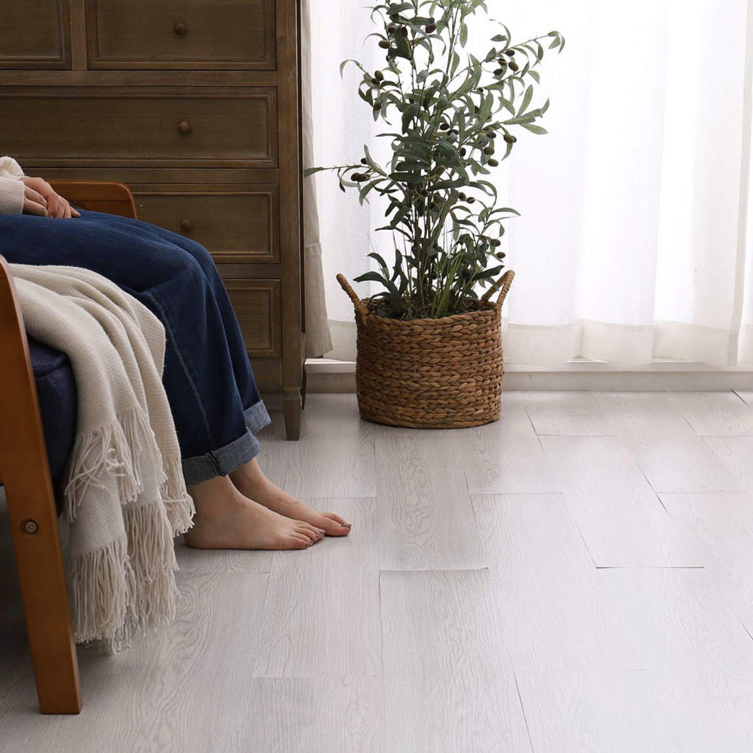 大幅値下げ:萩原のウッド調フロアタイル※6畳ホワイト 腰掛け 