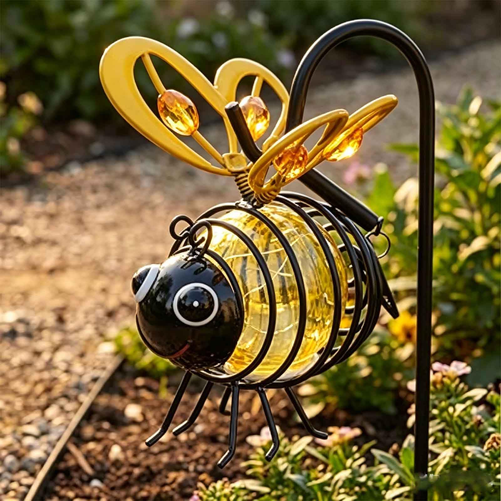 Bee Solar Lights Outdoor Garden, Hanging Bee Solar Garden Lights Decor for Outside, Hanging Flying Animals Lamp, Outdoor Statues Figurine Lights Decorations for Yard Balcony Porch Garden