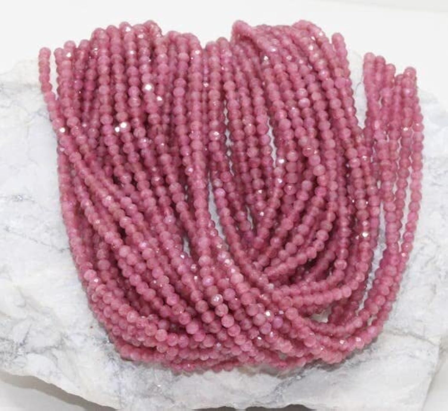 Tourmaline rose en perles de 3mm pour façonner un bijou personnalisé à offrir