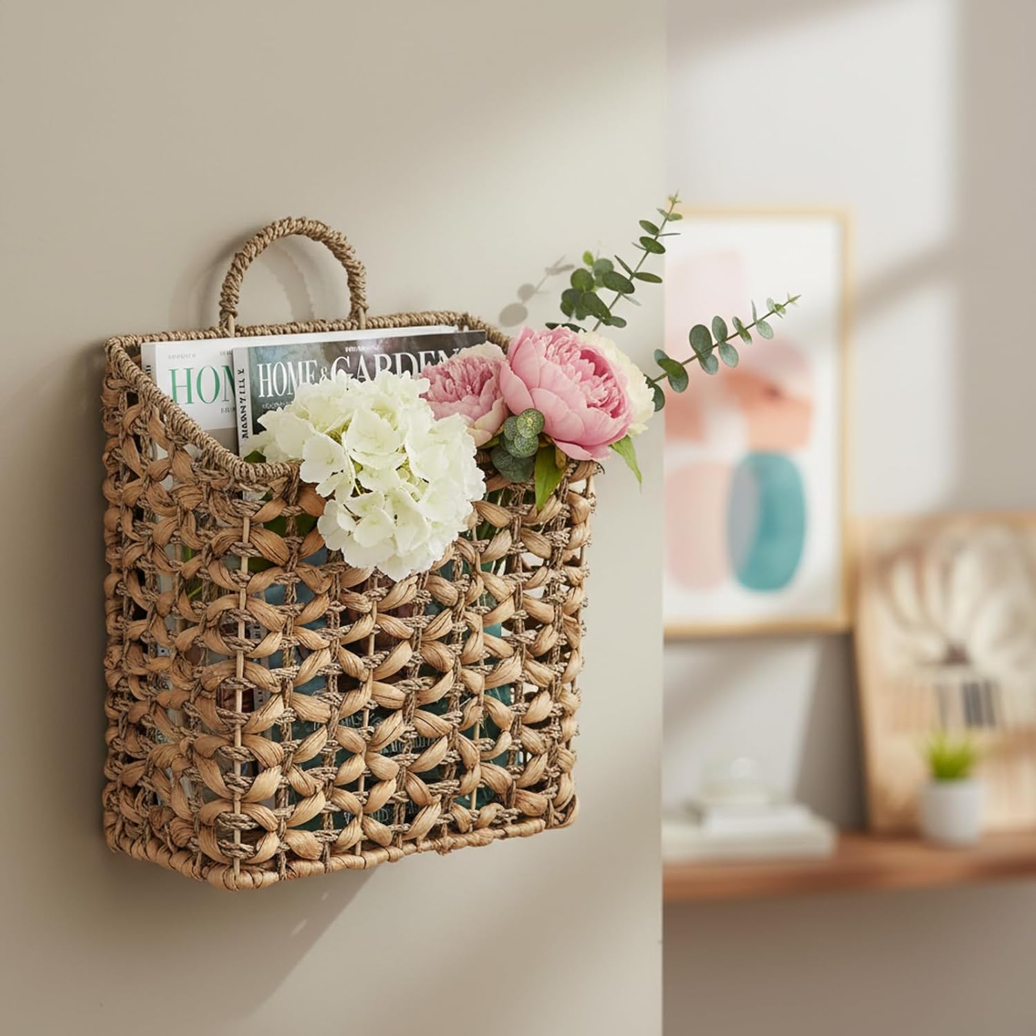 Magazine Holder, Woven Magazine Rack, Hanging Wall Basket with Handle, Rattan File Holder, Wall Mounted Storage Basket for Letters, Magazines, Books, Newspapers, Home & Office Organizer