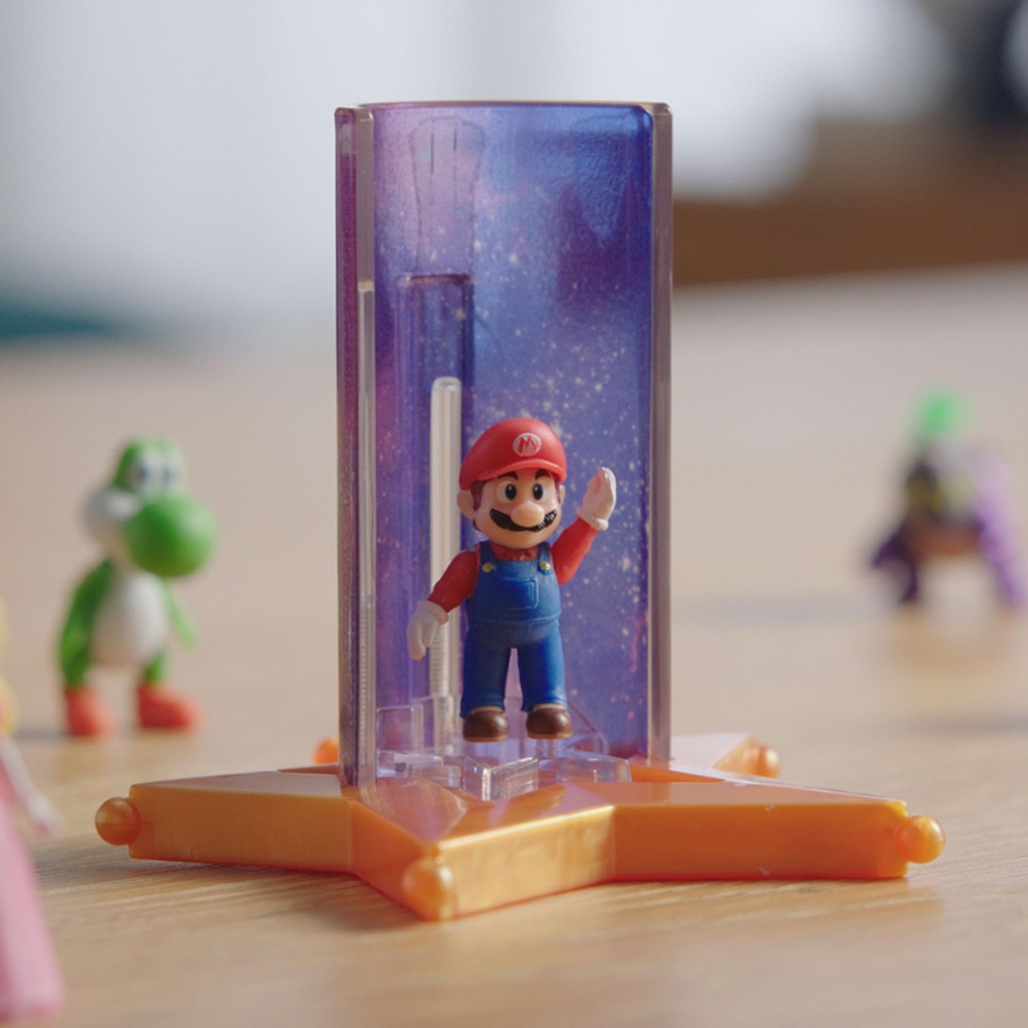 Zestaw figurek akcji 1,5" i wyrzutni gwiazd z filmu Super Mario Galaxy, oficjalnie licencjonowany, 6 figurek i sprężynowe podstawki, zawiera Mario, Luigi, Peach, Bowser Jr., Wonder Bowser Jr., Yoshi
