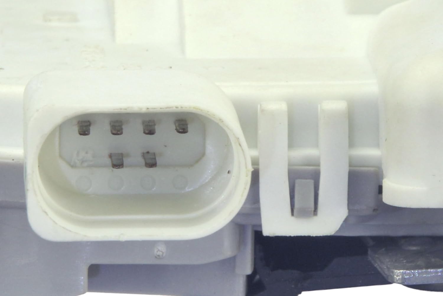 URO Parts 8J1837015F Door Latch/Actuator Assembly, Front Left