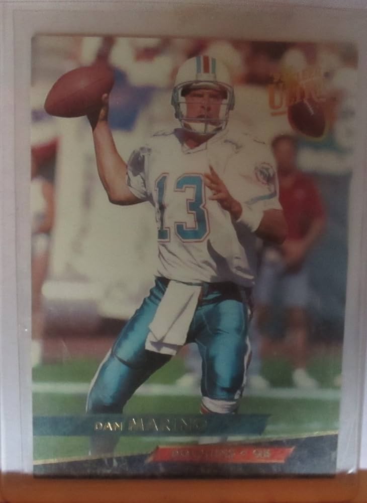 DAN MARINO NFL COLLECTIBLE FOOTBALL TRADING CARD - #258 1993 FLEER