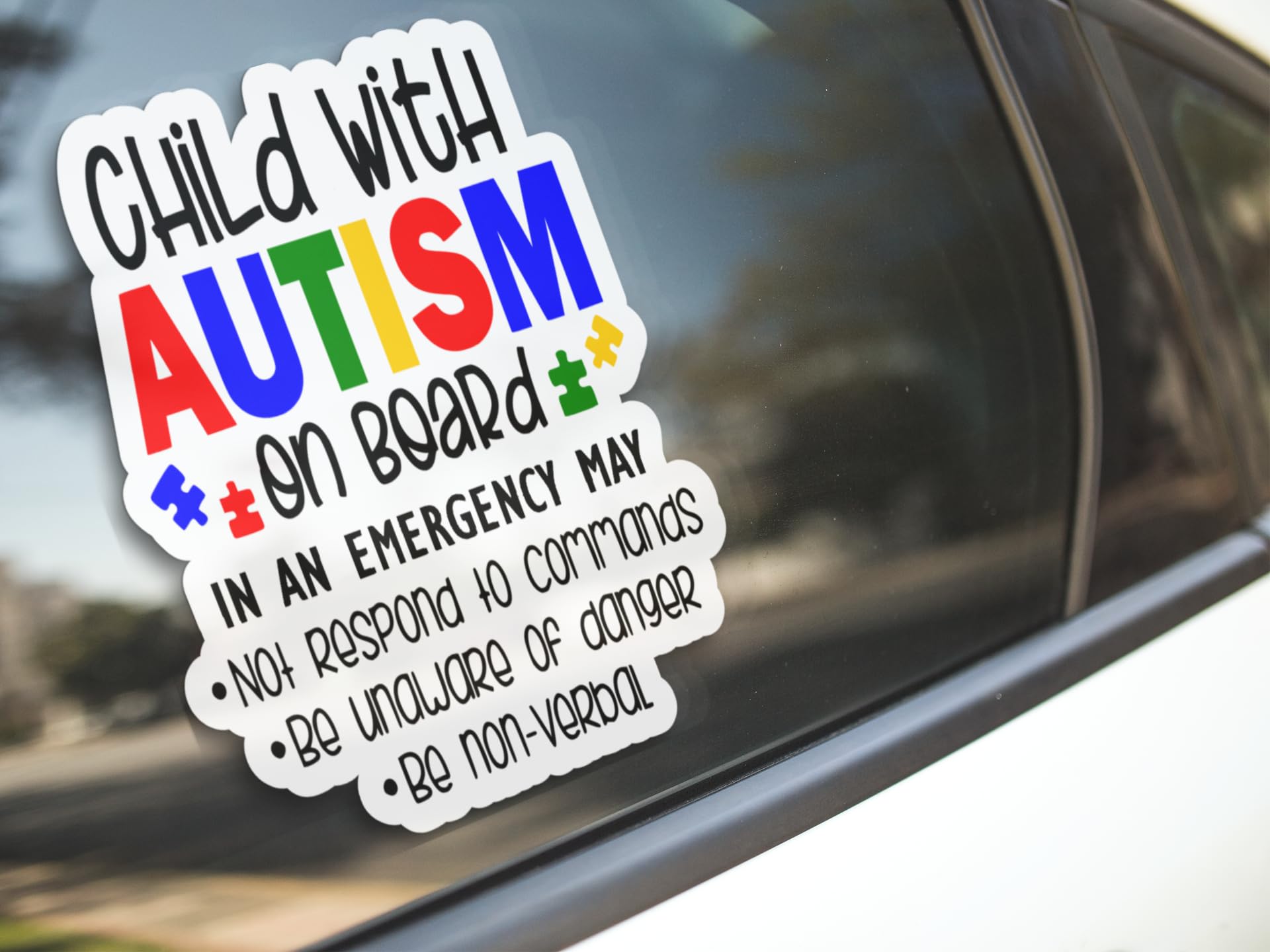Calcomanía de niño con autismo a bordo - Adhesivo fuerte, resistente al agua, letrero infantil autista para automóviles. Tamaño 5 x 4.5 pulgadas para coches y otros vehículos que