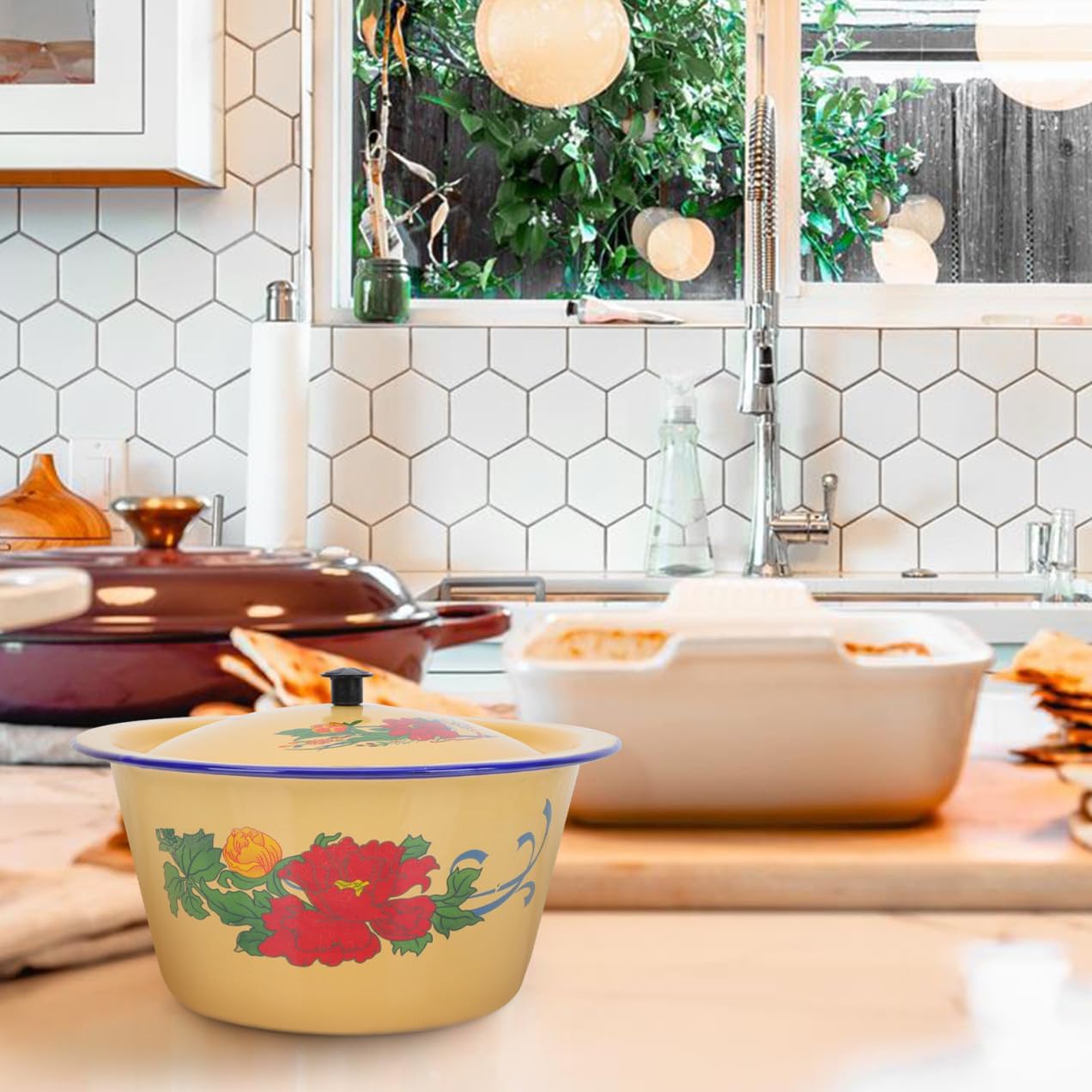 Lurrose Vintage Enamel Lard Bowl with Lid 1.4l Classic Oil Pot Retro Food Storage Container 19.5cm Suitable for Home Kitchen and Dining