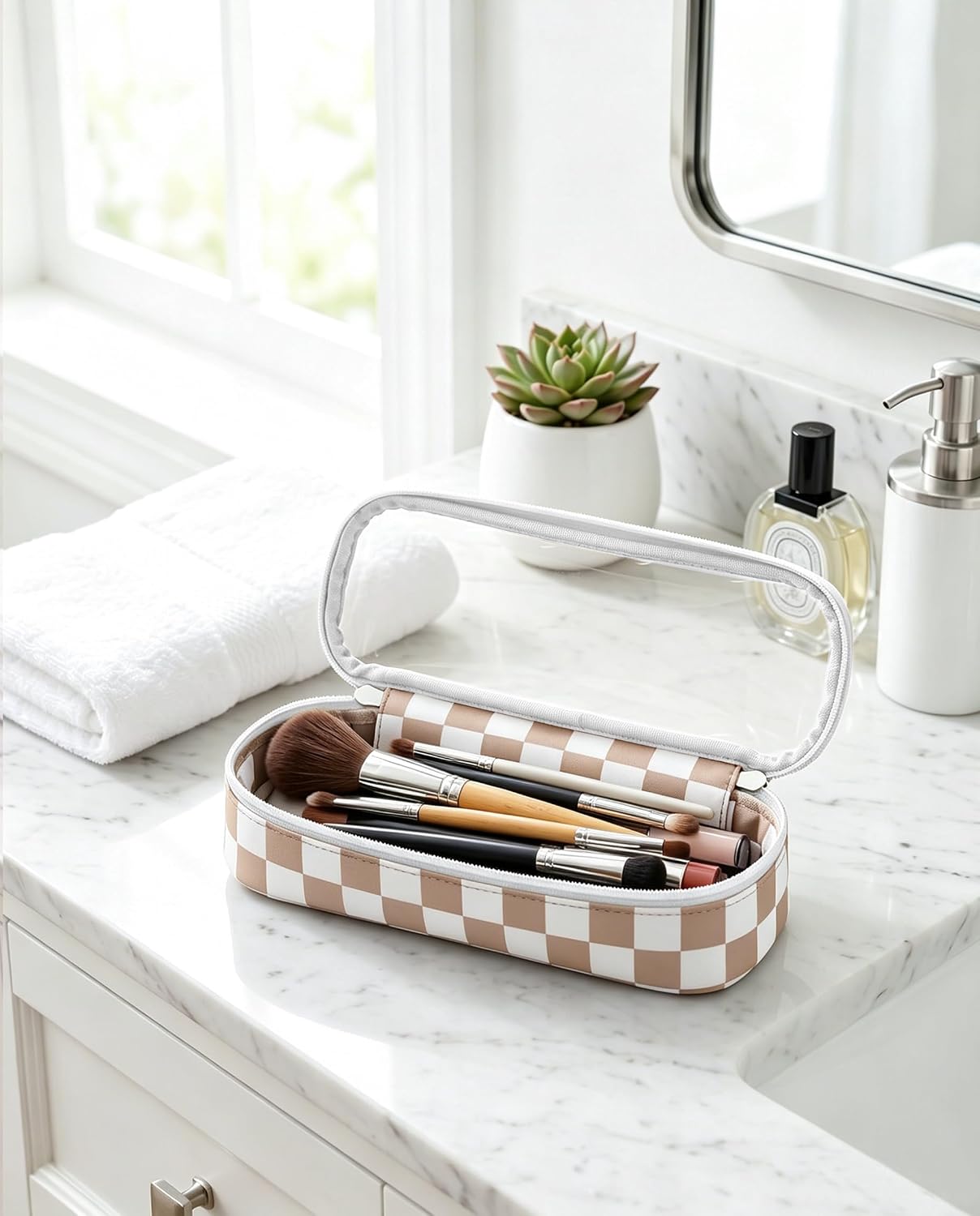 LETGO Khaki and Beige Checkered Makeup Bag,Portable Cosmetic Brush Case,Cute Pencil Case Aesthetic Student Pencil Pouch Coin Pen Pouch Cosmetic Bag Office Stationery Organizer For Kids Teen School