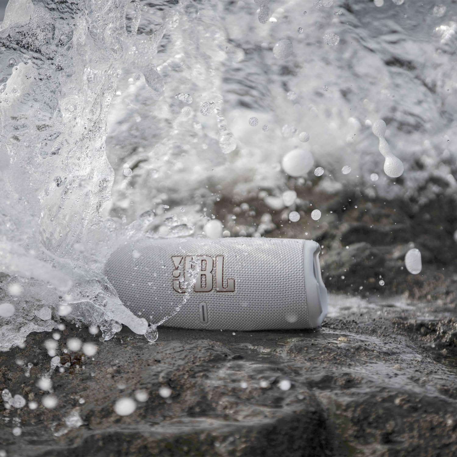 Amazon.co.jp: JBL CHARGE 5 Bluetoothスピーカー IP67防水防塵対応 2