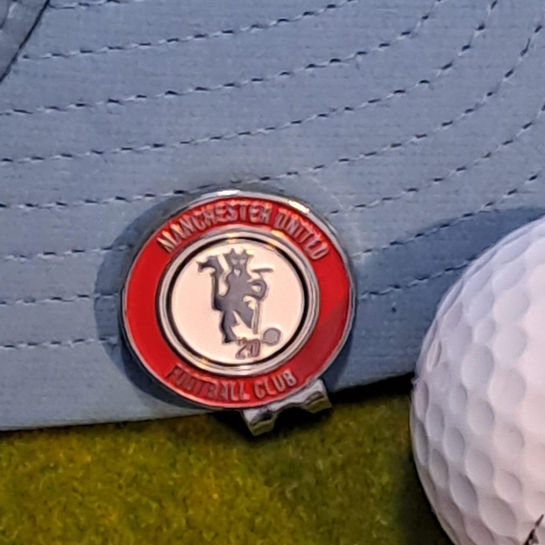 Man Utd Metal Golf Ball Marker with Cap Clip