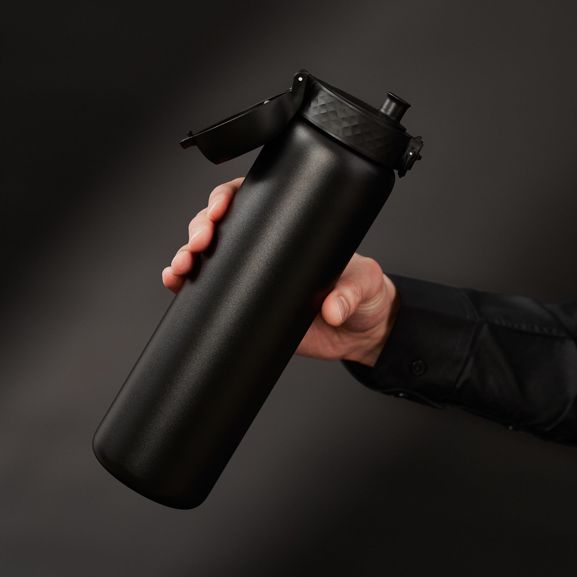 Ion8 1 Liter Edelstahl Trinkflasche, Auslaufsicher, Einhandöffnung & 1 Liter Trinkflasche, 1000ml, Auslaufsicher, Einhandöffnung