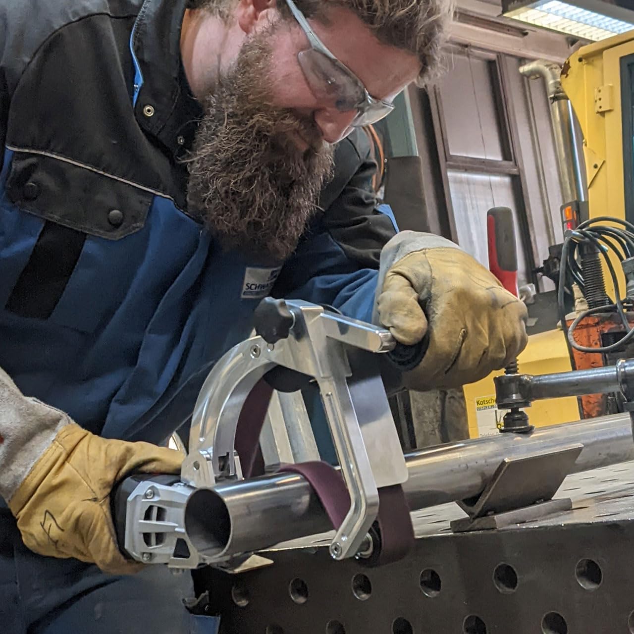 CS Unitec | 38532 | Pipe-MAX Abrasive Surface Conditioning Fleece Belts for Pipe, Curved Surfaces, & Handrails. Medium/180 Grit, 30.7" Long x 1.5" Wide (Pack of 4) - Made in Germany