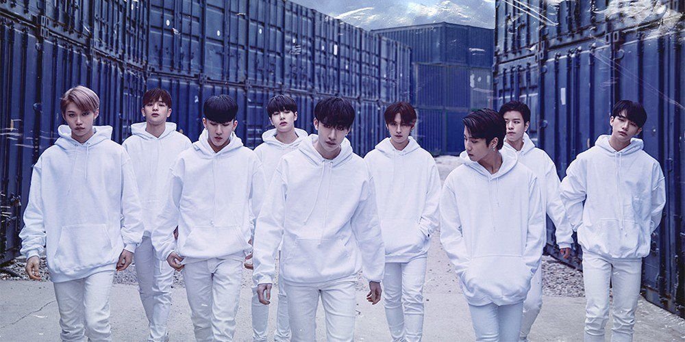 STRAY KIDS [I AM NOT] Album 2Ver SET+2ea Photo Book(each 124p)+6p Photo Card+Tracking Number SEALED