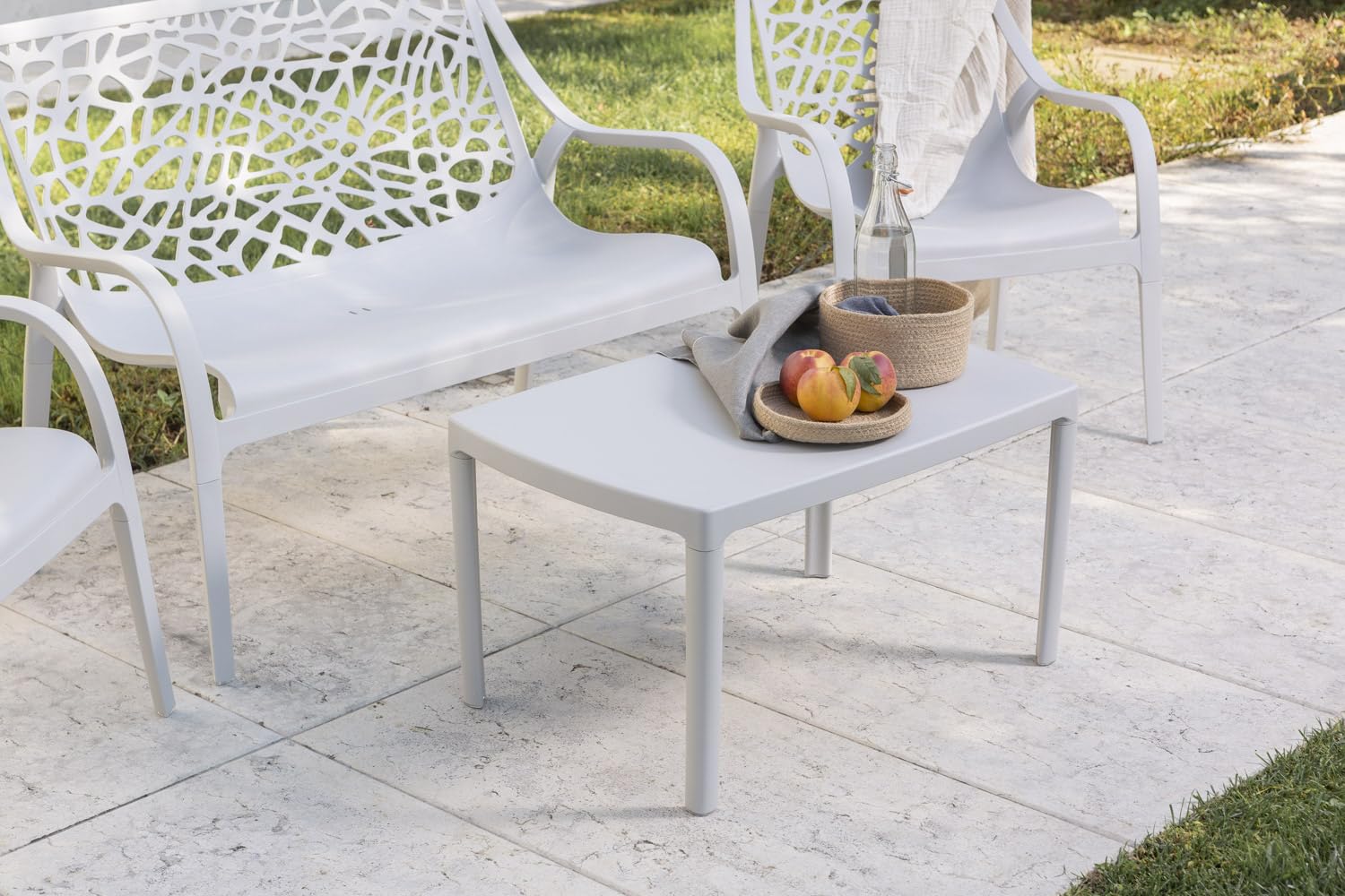Set Maratea Salotto da giardino polipropilene fibra di vetro 4 posti Divano due posti 2 Poltrone Tavolino impermeabile impilabile Grigio Chiaro