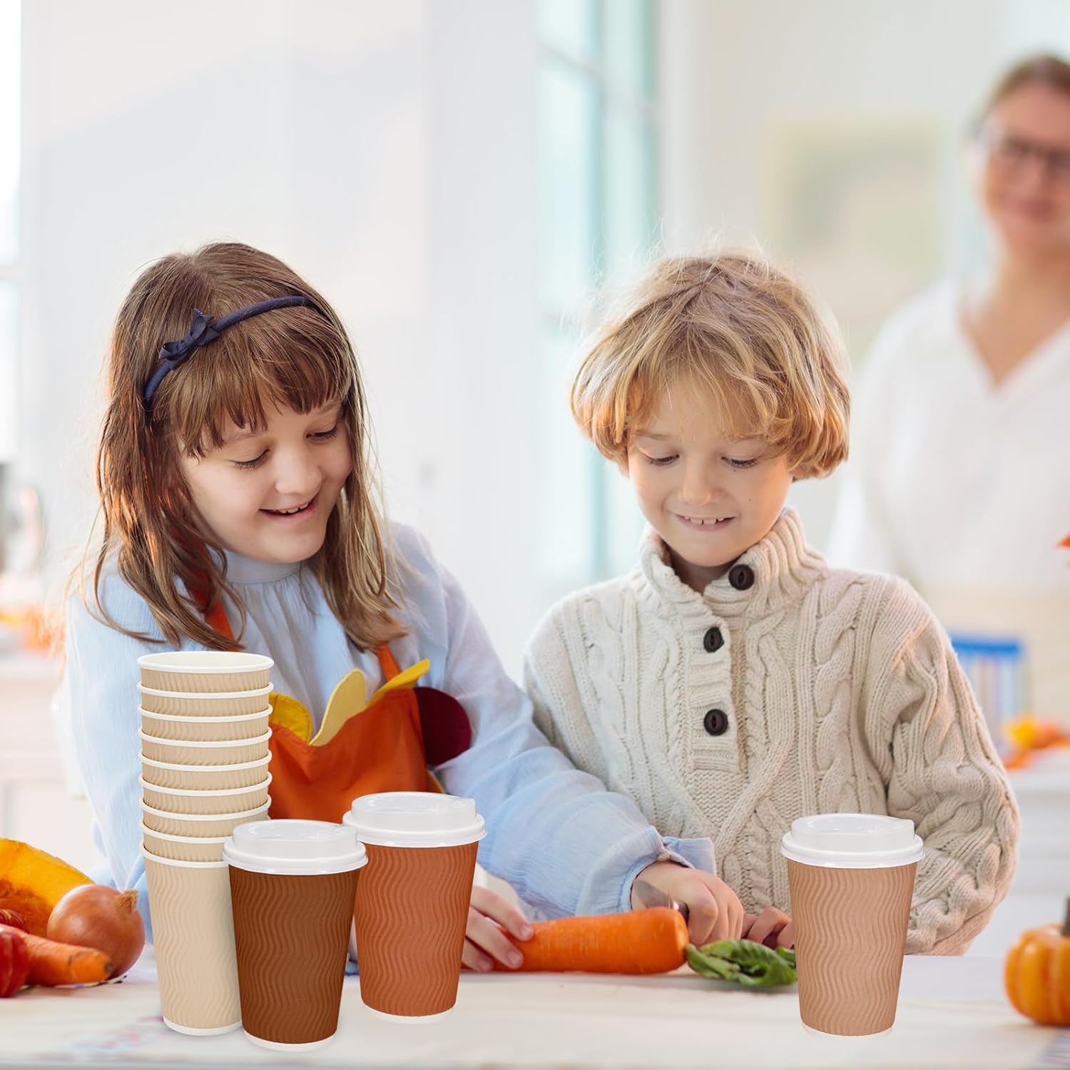 JarThenaAMCS 100Pcs Orange Disposable Coffee Cups with Lids 4 Gradient Orange Paper Cups Corrugated Ripple Wall Insulated Hot Cups for Fall Thanksgiving Party Supplies