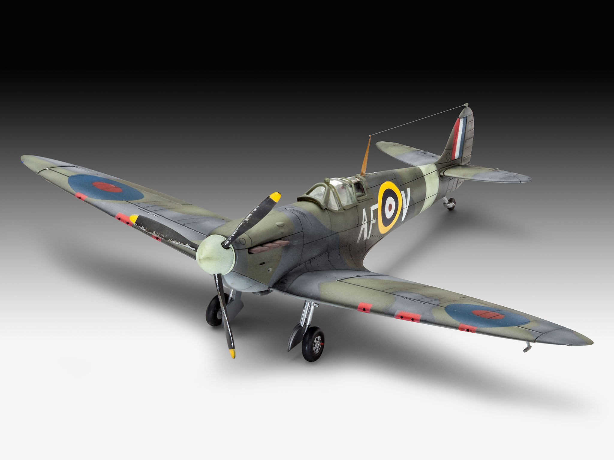 (未使用･未開封品)　ドイツレベル 1/72 イギリス空軍 スピットファイア MK.IIa プラモデル 03953 0pbj0lf Amazon | ドイツレベル(Revell) 1/72 イギリス空軍 スピットファイア