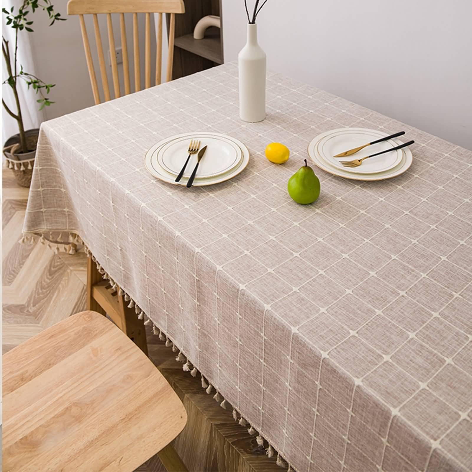 Nappe antitache lavable 140 x 180 cm en polycoton brodé aspect lin