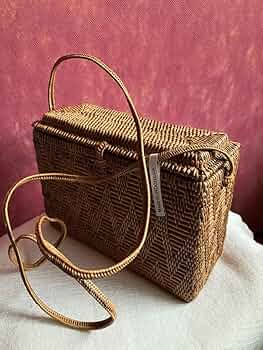 美品☆バリ島トゥガナン村製品 アタ カゴ ショルダーバッグ 手編み籠 送料無料 かごバッグ アタ アタかご 巾着バッグ 発祥の地