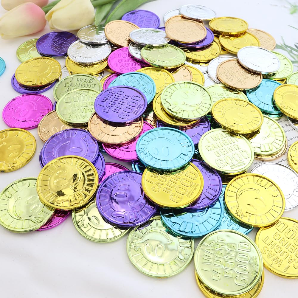 Amazon.co.jp: Caught Being Good Coin、トークン100個セット、教室での行動インセンティブコイン  カラフルなプラスチックスマイルフェイスの配布物報酬コイン 学校教師のご褒美と賞品パーティー用品 : おもちゃ