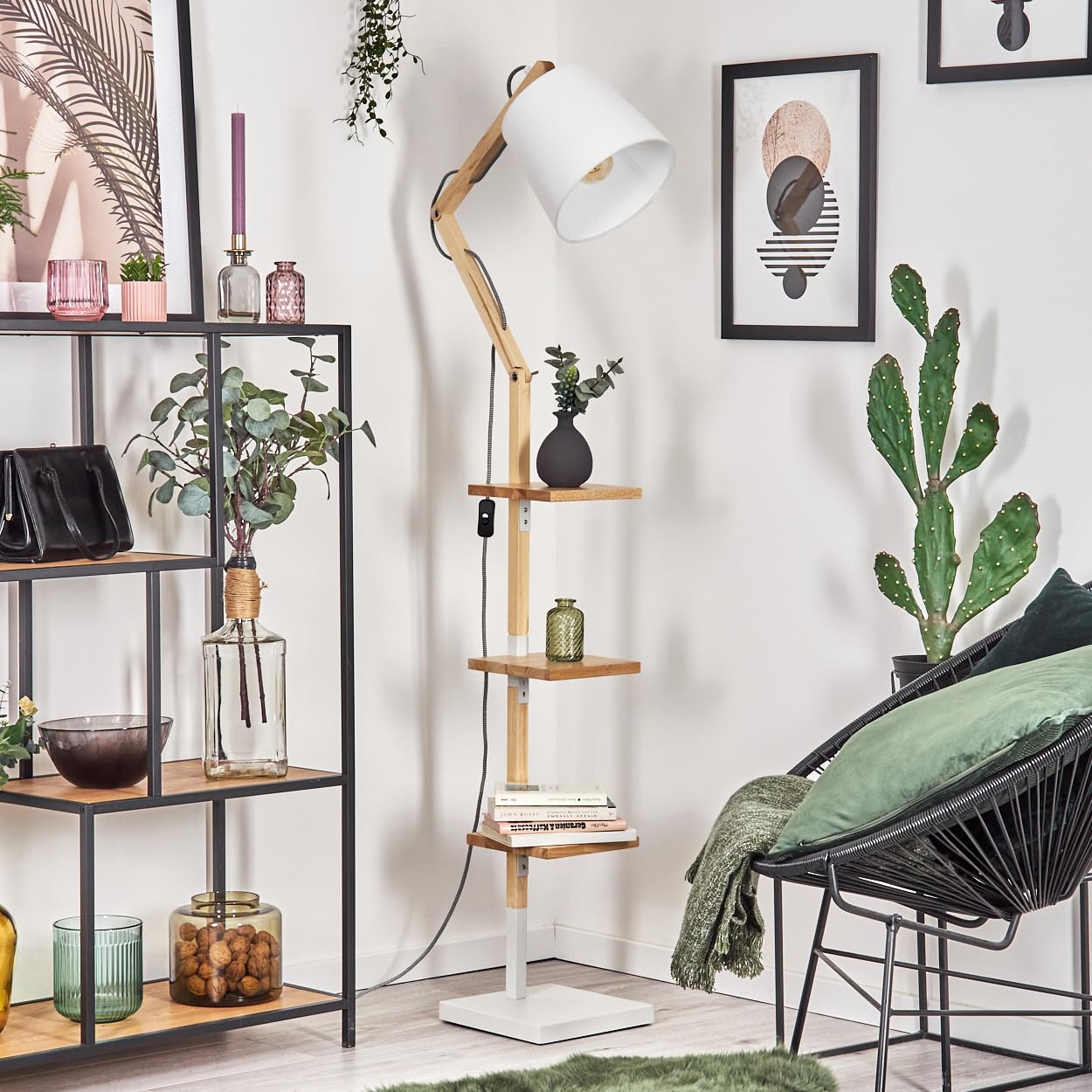 HOFSTEIN Lampa stojąca Tukchor, lampa stojąca z drewna/metalu/materiału w kolorze naturalnym/białym, regulowana lampa w stylu boho z półkami i przełącznikiem, 152,5 cm, E27, do salonu, sypialni