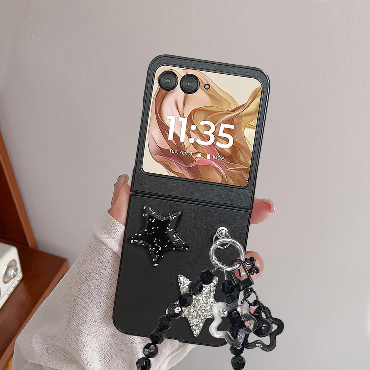 for Motorola Razr 2026/2025/2024 Case with Chain, Luxury Stylish Sparkling Star Razr 2026/2025/2024 Phone Case for Women Girls Shockproof Protection Flip Black Case for Razr 2026/2025