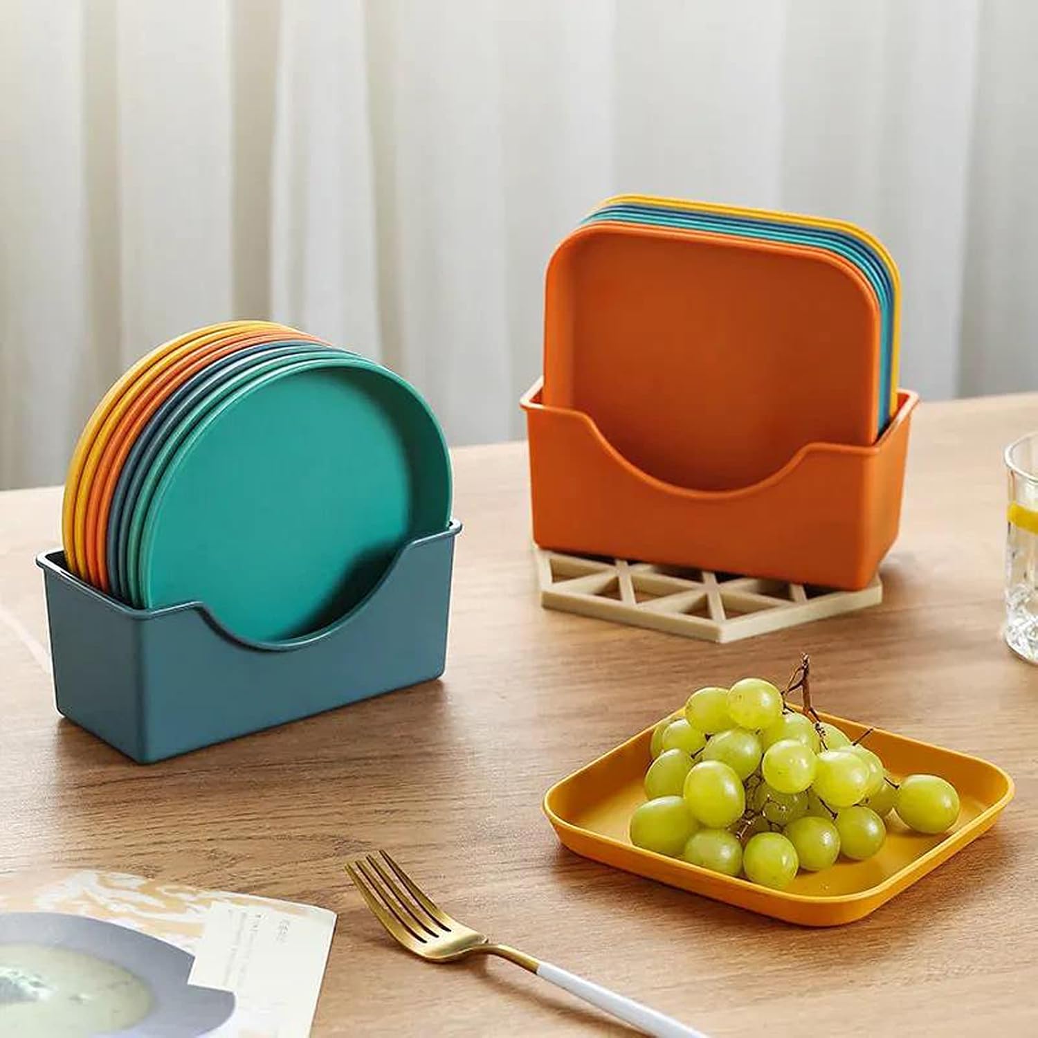 Appetizer Salad Plates, Dessert, Snack, Fruit Plate Set, Reusable Plastic Plates, Lightweight Snack Tableware Set for Fruit, Candy, Side Dishes 8Pack with Holder (Round)