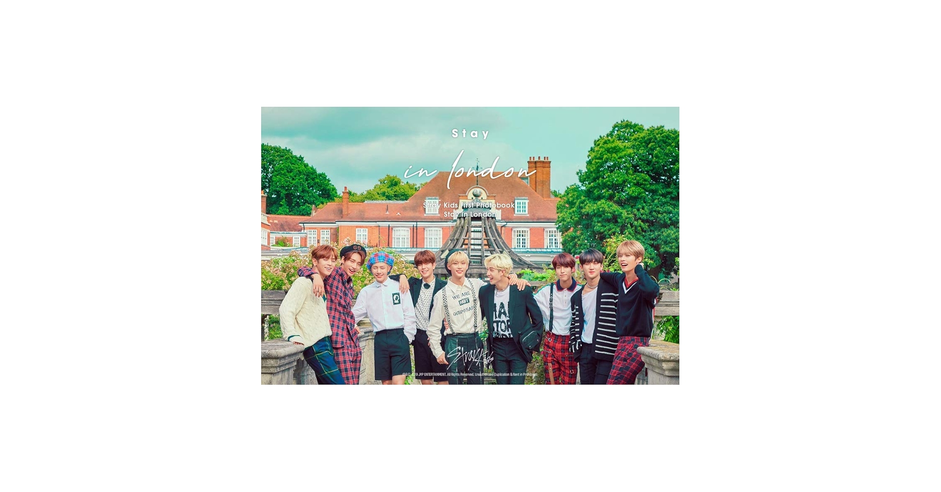 stray kids Stay in London 写真集　DVD K-POP Stray Kids - The First Photobook, Stay in London incl