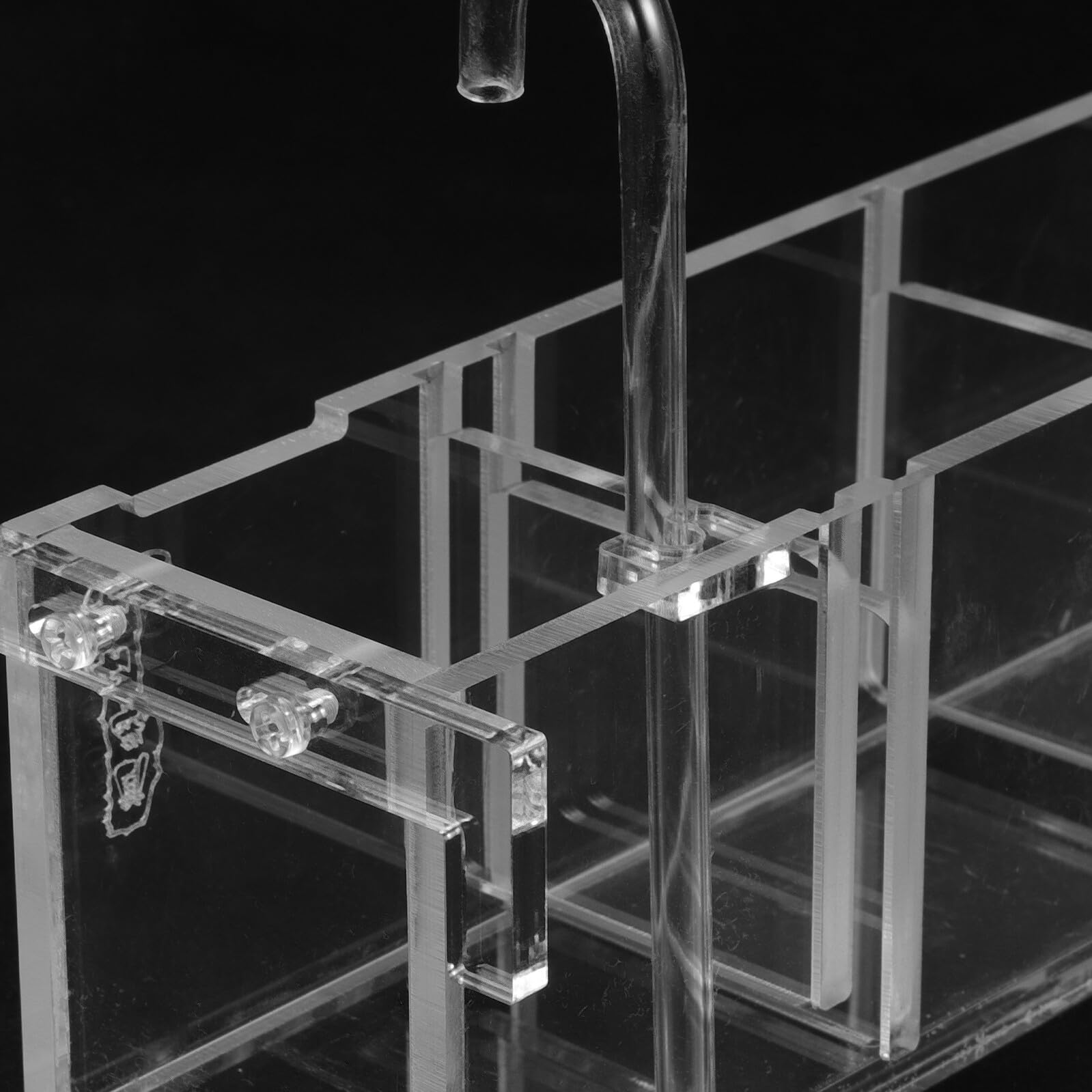 DOITOOL Transparente Aquarium Filter Kasten aus Acryl Multifunktionaler Hängefilterkasten mit Schneller Schadstoffentfernung Einfache Struktur für Heim Aquarien und Fischbecken