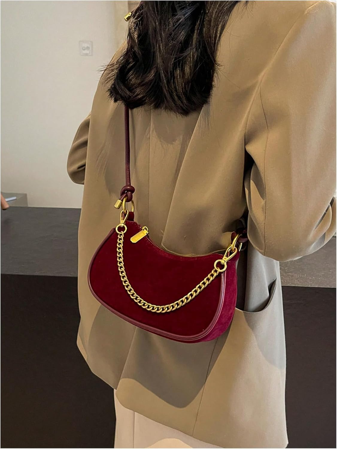 OYOANGLE Women's Suede Chain Decor Mini Shoulder Bags Zipper Clutch Purse Handbags Vintage Elegant Crossbody Bag