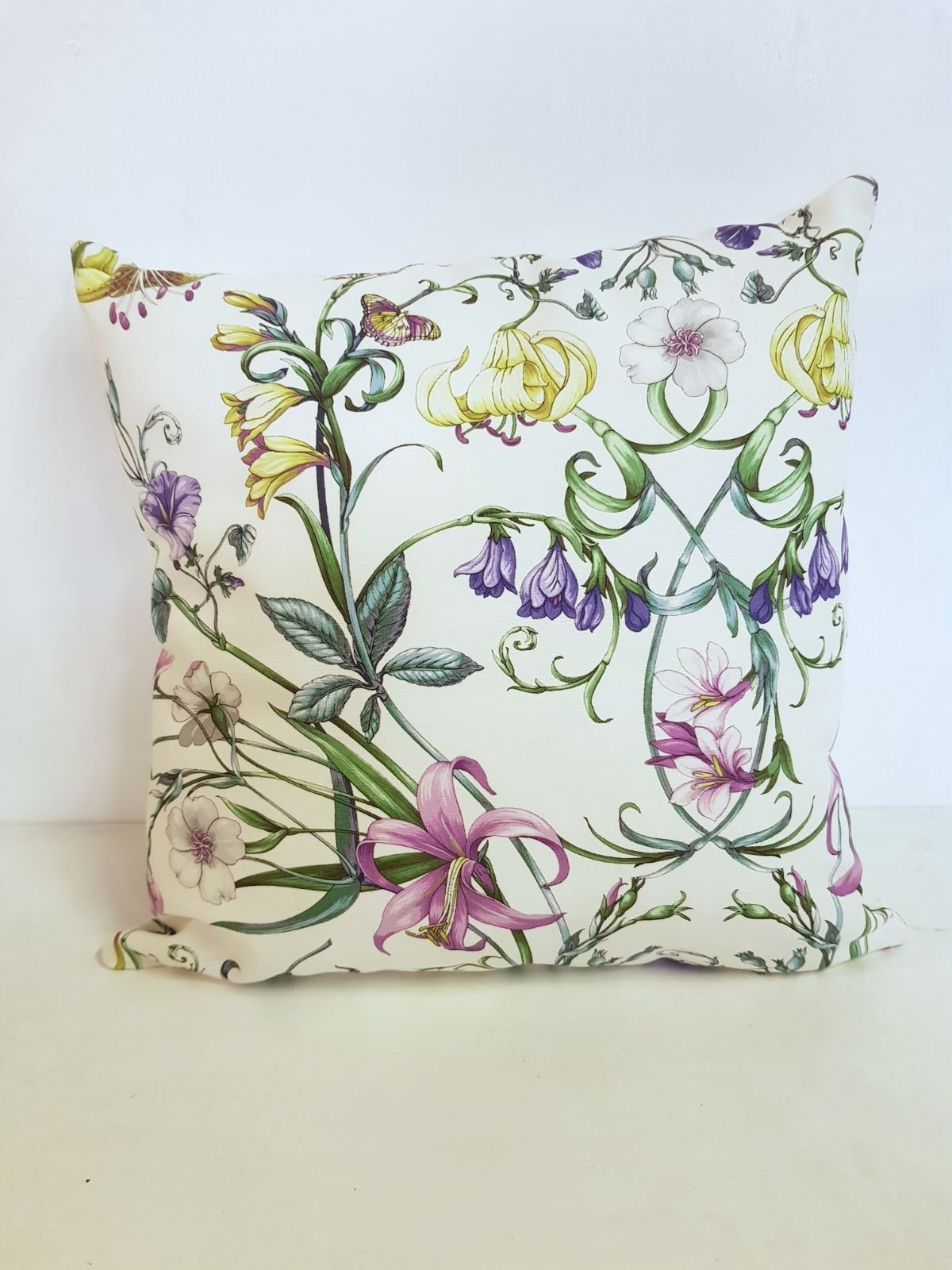 Coussin Carlotta imprimé aquarelle floral de 43 cm par Evans Lichfield