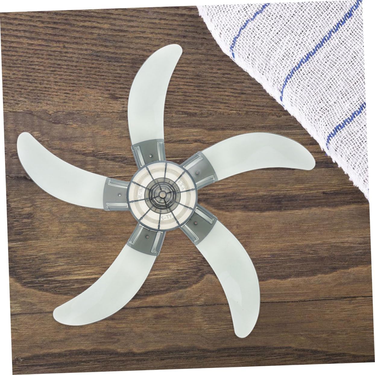 Ciieeo 1set Outdoor Fan Replacement Blades Plastic Fan Leaves for Wall Table Thickened Design Quiet Blade for Efficient Cooling