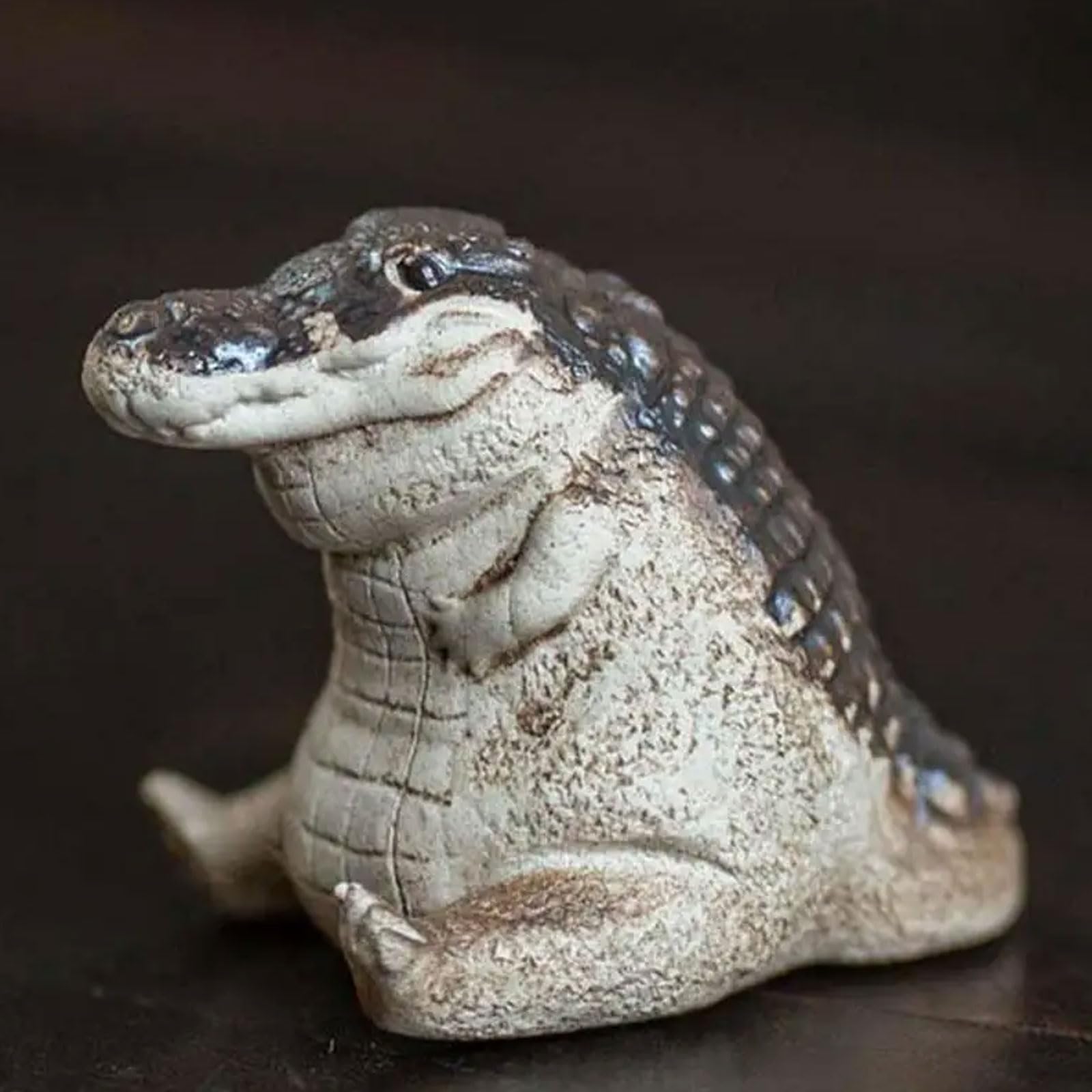 ワニの置物 Amazon.co.jp: CHEWYZ ワニのオーナメントおもちゃ、動物の置物