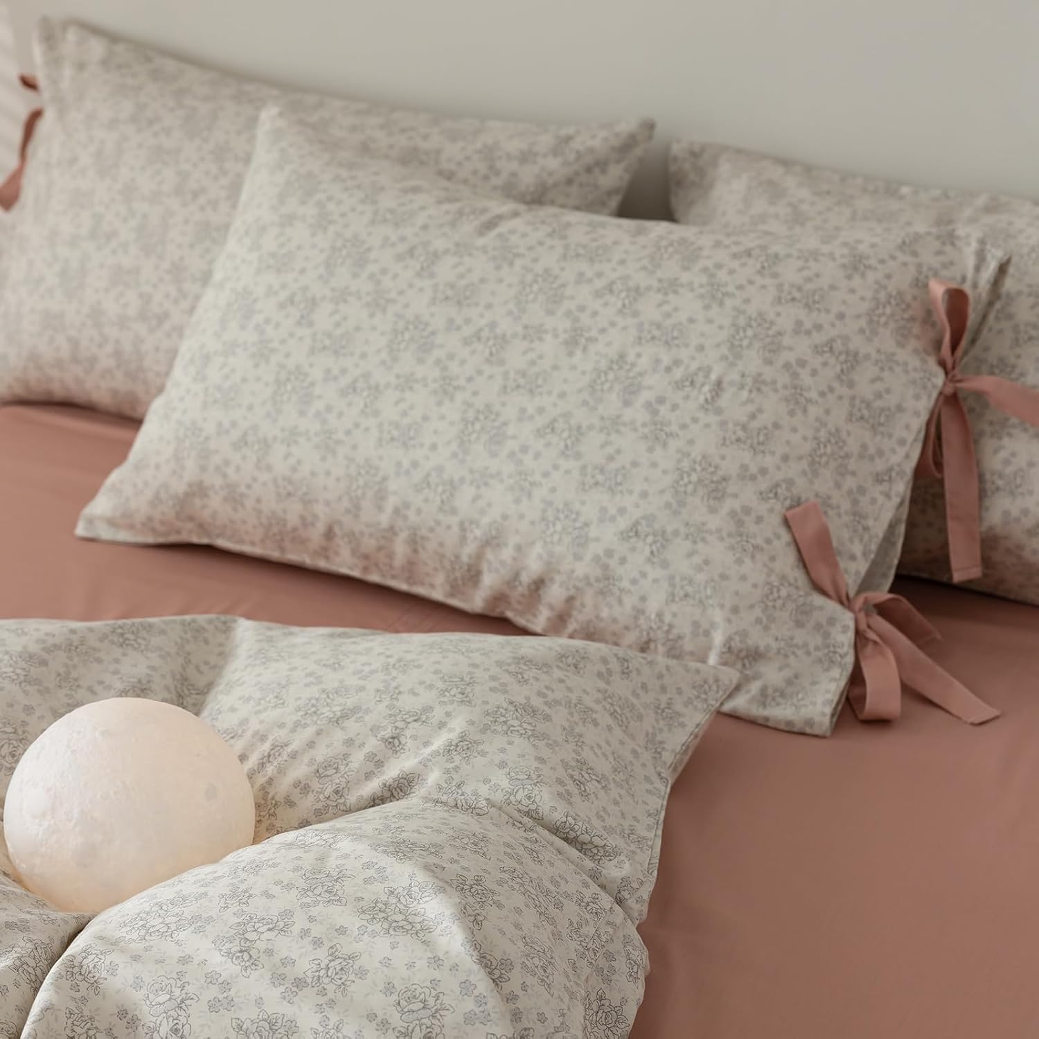 LifeTB Vintage Garden Floral Comforter Set Queen Soft Fluffy Chic Boho Floral Bedding Comforter with 2 Bowknot Bow Tie Pillowcases Cottagecore Flower Botanical Comforter Set All Season Queen Size