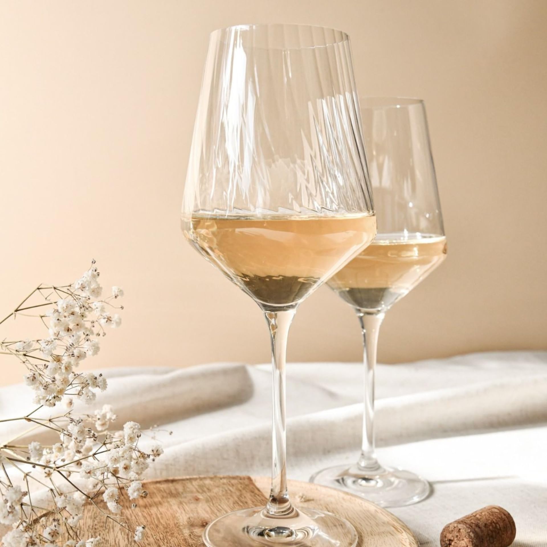 KROSNO Kieliszki do Białego Wina Avant-Garde LUMI, Zestaw 4 x 450 ml | Szkło Kryształowe Bezołowiowe, zdobienie optyczne, do chardonnay, win musujących i koktajli, zmywarka