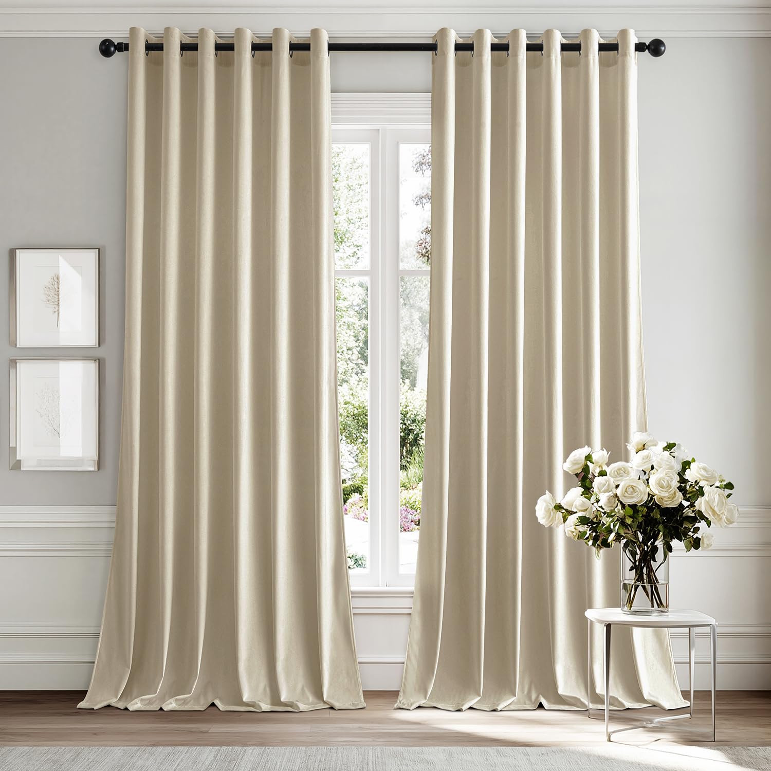 Rideaux thermiques anti chaleur en velours beige pour protéger et isoler la chambre du soleil