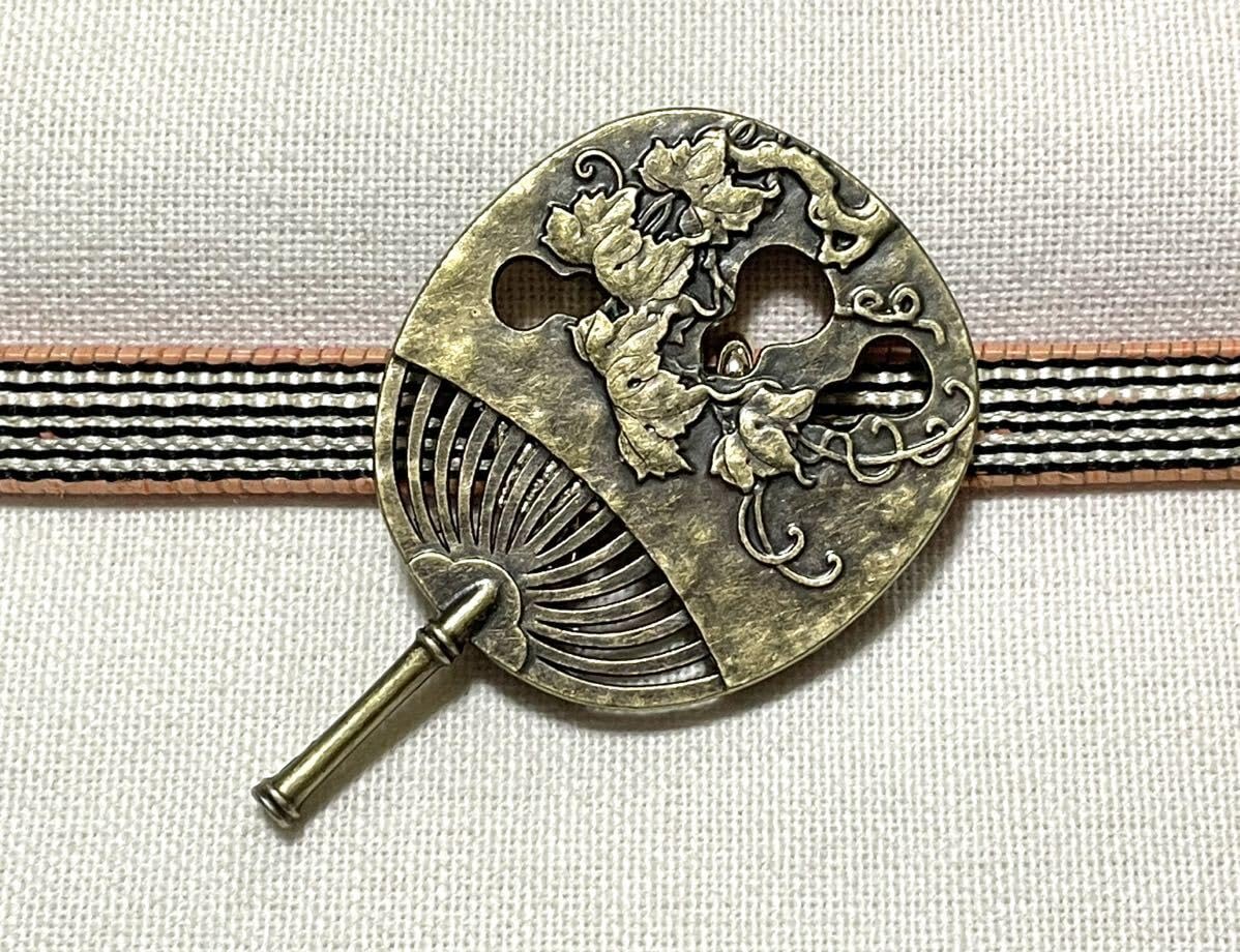饅頭根付け天然素材 帯留め 煙管入れ 瓢箪 ハンドメイド 花小紋 瓢箪型