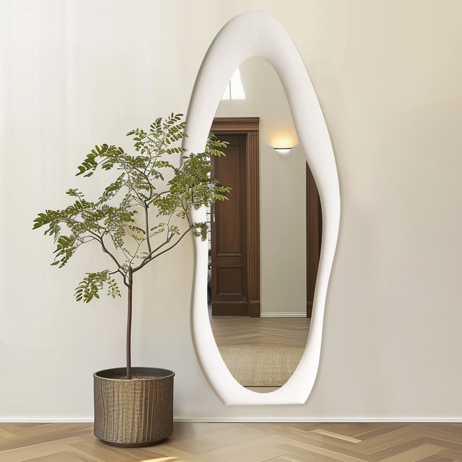 Miroir mural pleine longueur de forme ondulée irrégulière, avec support et cadre en flanelle ivoire, pour chambre à coucher et entrée, 160 x 60 cm