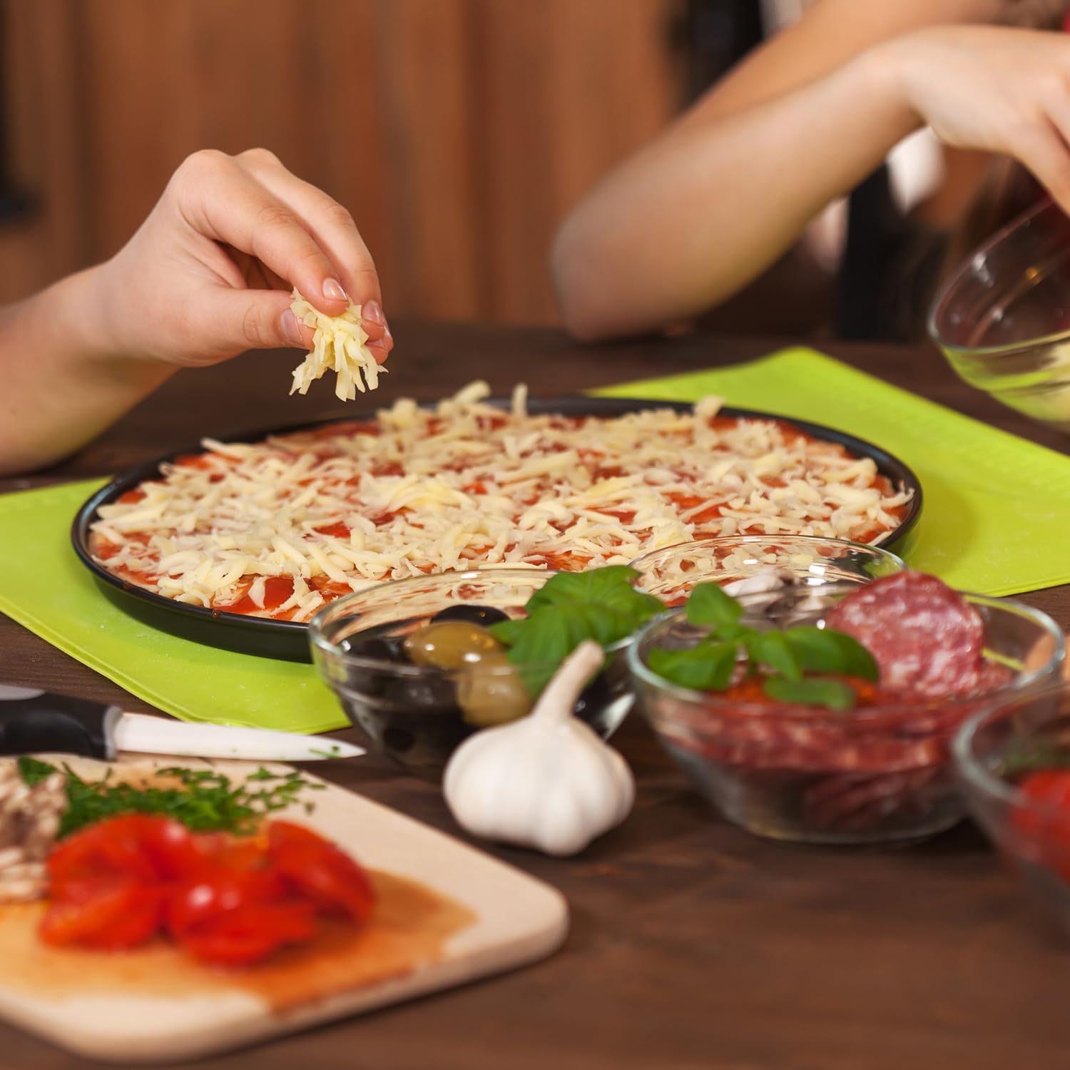 Arcjunys Pizza Tray - Non Stick 12 Inch Carbon Steel Round Baking Tray for Oven Barbeque & Bakeware Supplies - Black - Image 4