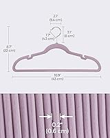 Vista 59 de SONGMICS UCRF029W05 - Paquete de 50 ganchos de terciopelo antideslizantes para trajes con muescas para el hombro, barra para pantalones, gancho