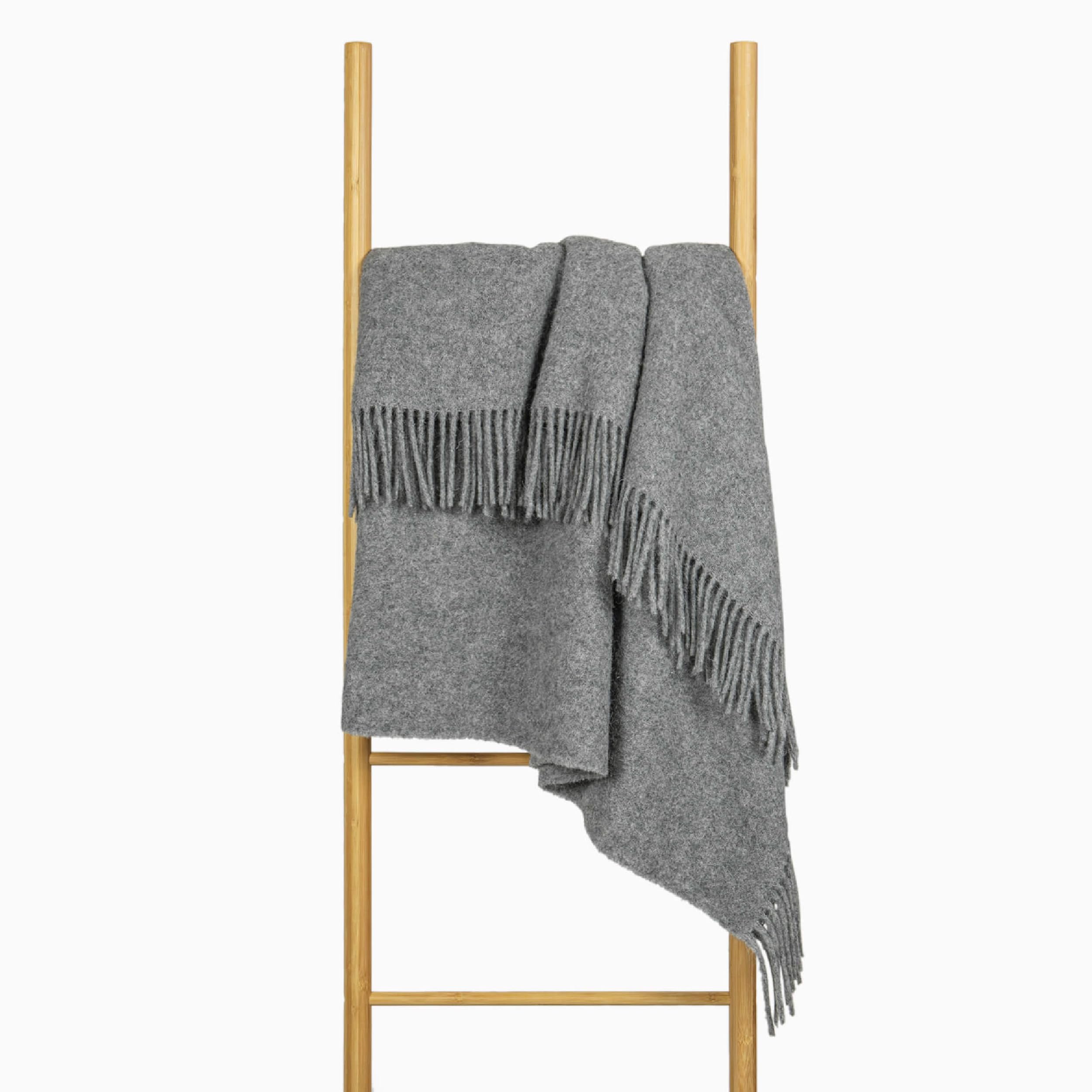 Wool Blanket 140 x 200 cm, 100% Pure New Zealand, Soft Wool Plaid for Bed and Sofa, Elegant Bedspread with Fringes – Nostra Zealandia Wool Blanket Large