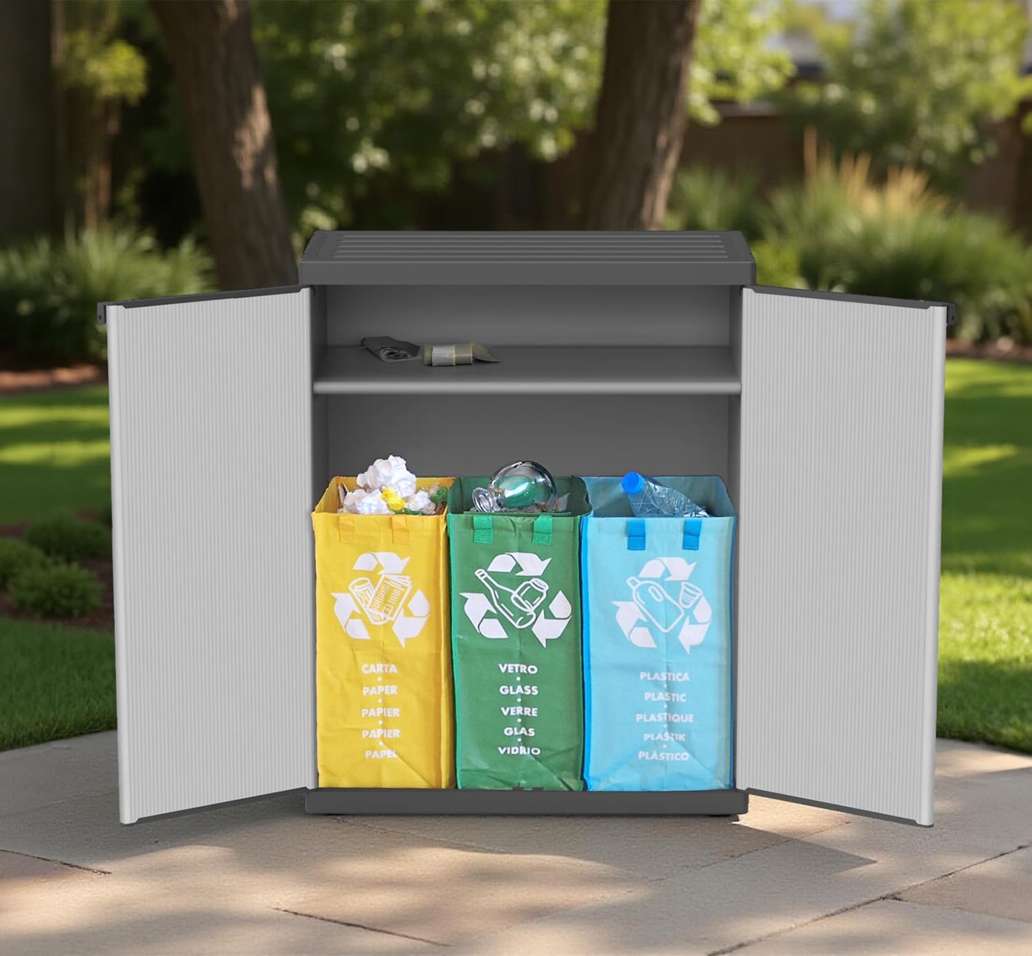 Armadio Basso 2 Ante da Esterno 68x40x85h cm, Ripiano e Maniglie + 3 Borse Raccolta Differenziata Colorate - Idrorepellente, Riciclaggio, Robusto, Anti odore, Lavabile - Sistemi Modulari