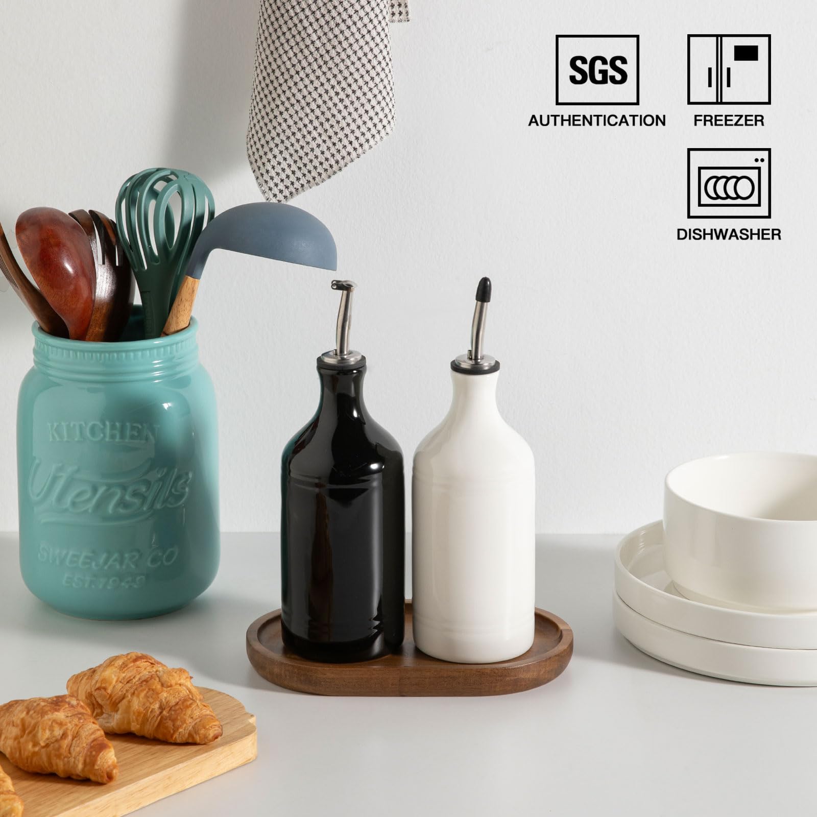 Sweejar Home Botellas dispensadoras de aceite de oliva de cerámica con bandeja, juego dispensador de aceite de 560 ml para encimera de cocina, vinagre opaco para almacenamiento de salsa de soja