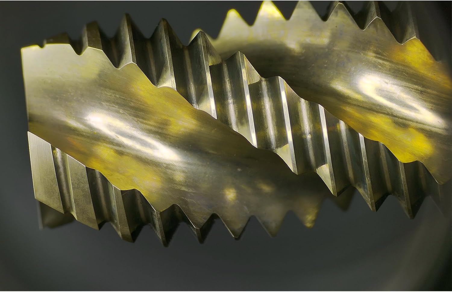 Tools ZrN Coating Spiral Flute Taps 3 Flutes HssCo Taps for Steel, Machine Screw Tap Set,M2 M2.5 M3 M4 M5 M6 M8 M10 M12 Thread Tapping Tool 9cps