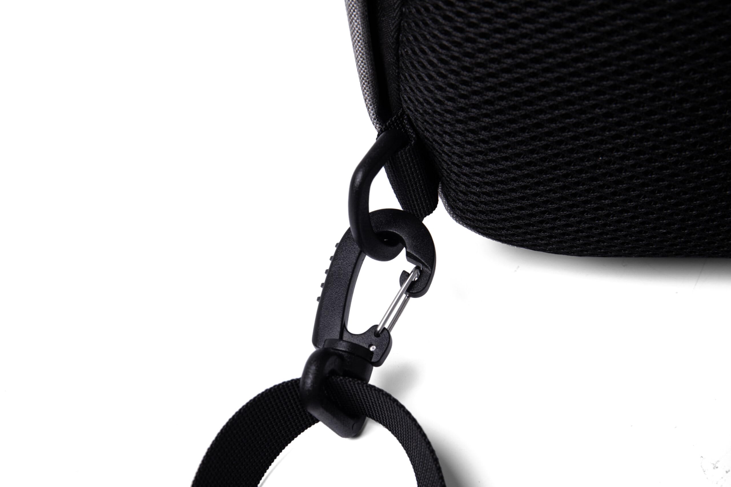 EPTAGON Sacoche antivol Mini Premium Ne craignez plus la jungle urbaine avec notre sacoche transformable antivol et connectée. Mini Premium vous accompagne partout. (Bleu Cobalt)