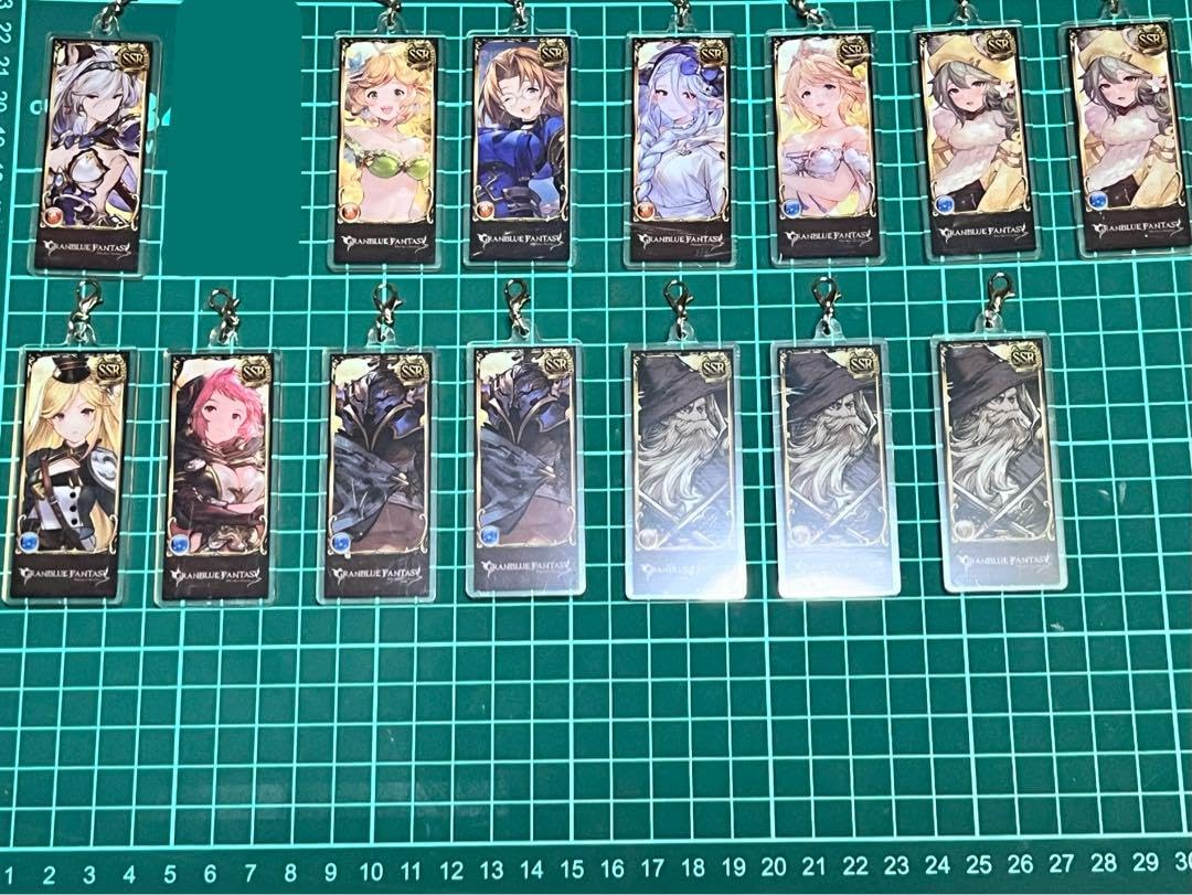 Amazon.co.jp: グラブル 編成アクリルチャーム v4 : ファッション
