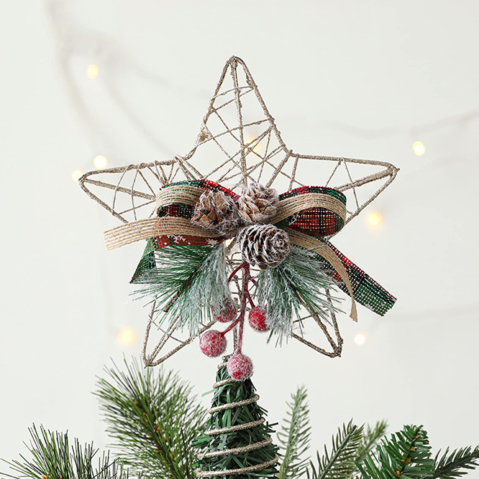 Christmas Tree Topper Star Metal Glitter Star Tree Topper with Red Berries and Pine Branches Rustic Natural Treetop Ornaments for Home Shop Holiday tree Decor