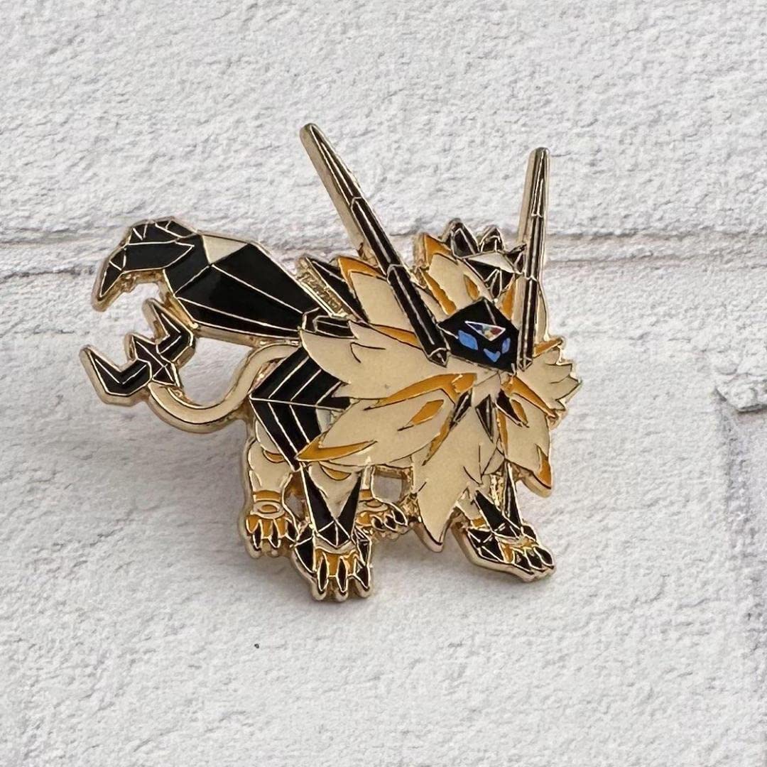 Amazon | 海外限定 ! 日食 ネクロズマ 金属製 ピンバッジ | バッジ