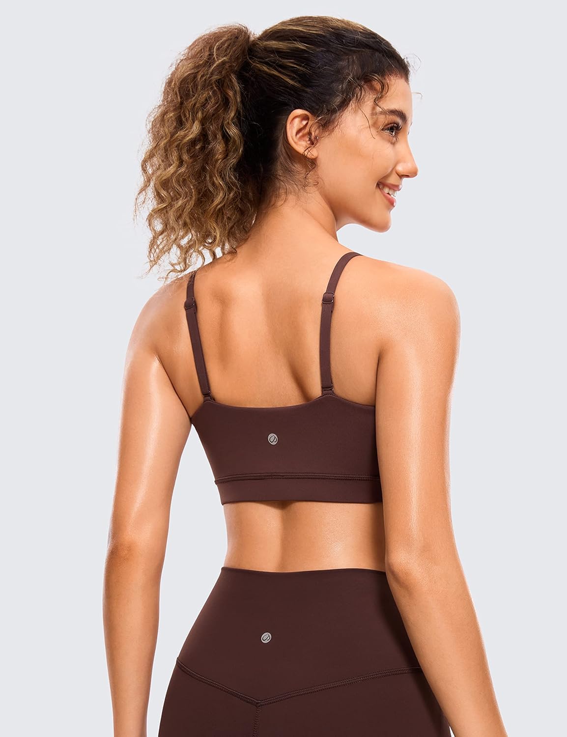 CRZ YOGA Vrouwen Butterluxe Halter Longline Sportbeha - Gevoerde Workout Yoga Crop Tops Tanks met Ingebouwde Pads Taupe L