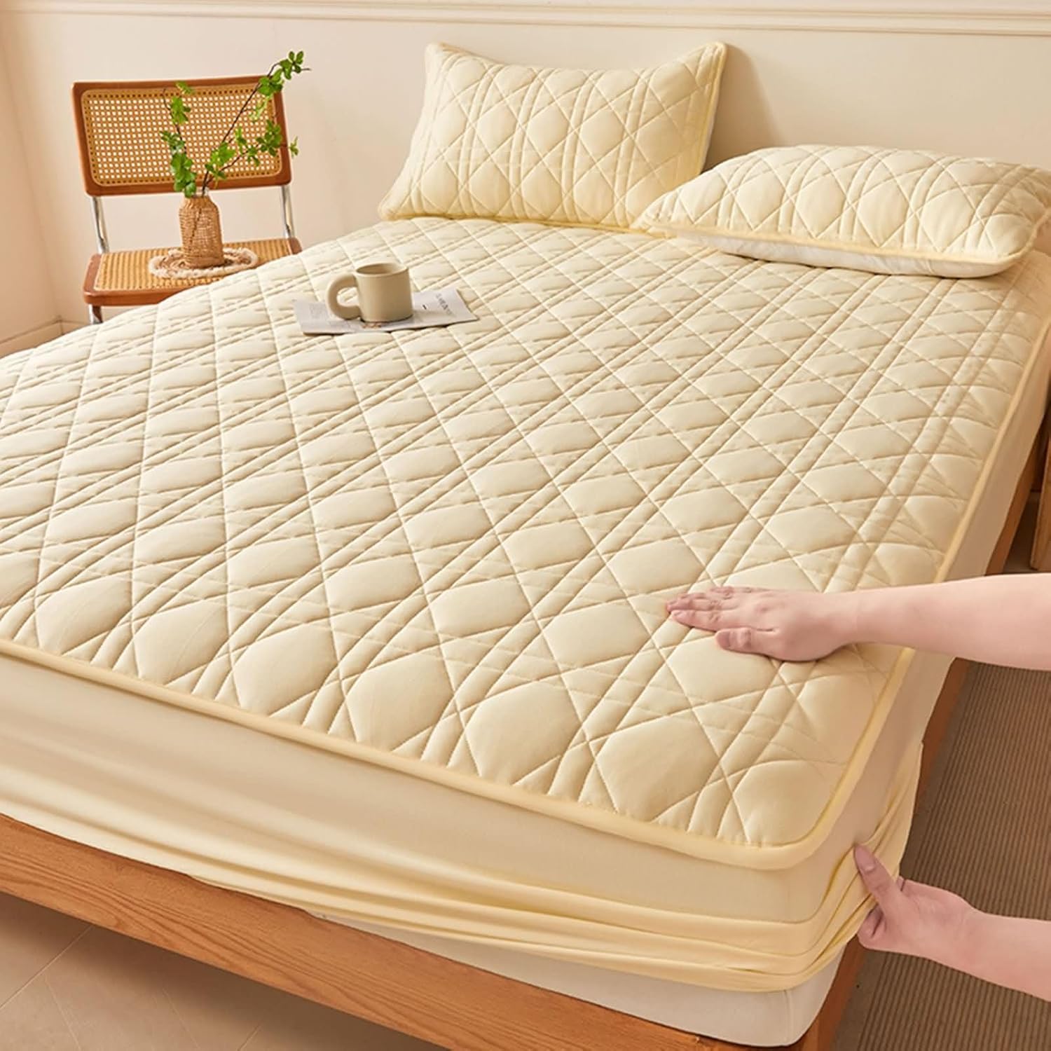 Beydodo Bed Fitted Sheet 48 x 78 inch, Standard Pocket Fitted Bed Sheet Yellow Geometric Quilted, Polycotton Mattress Protector and Pillowcase Set, 120x200cm